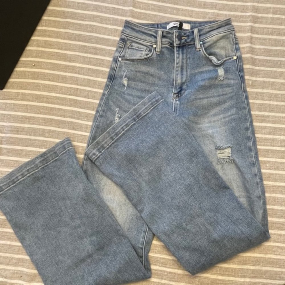 Grey Bandit light wash distress jean - size 1/24